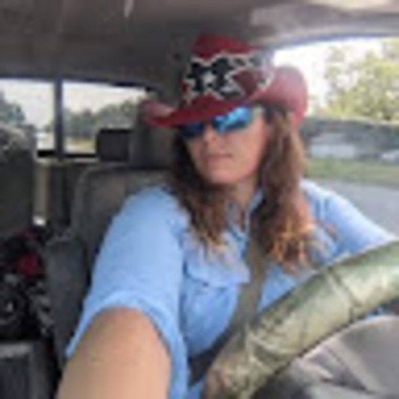 Meet your Posher, Amber - Picture 1 of 1